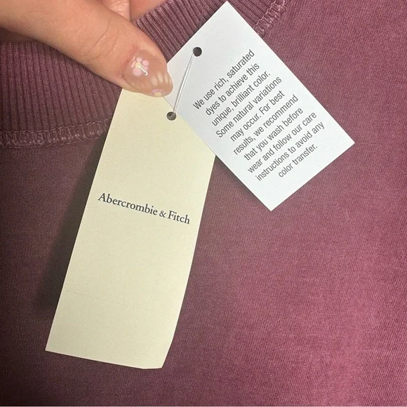 SOLD - NWT Abercrombie & Fitch Men's Premium Heavyweight Cropped T-Shirt - Burg… - Picture 9 of 9